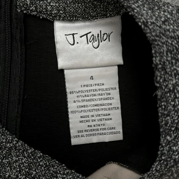 J Taylor - ADORABLE 🥰 Mixed Media Dress w/Faux Belt Buckle /Buttons- Size 4 - Picture 13 of 14